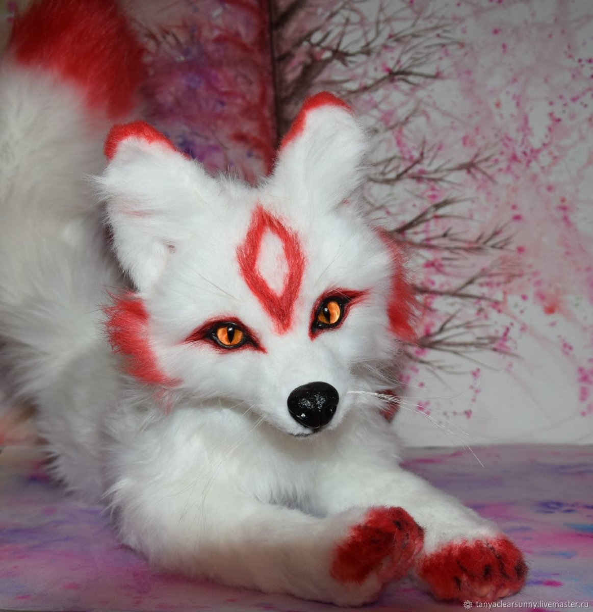 Японская лиса Кицунэ белая