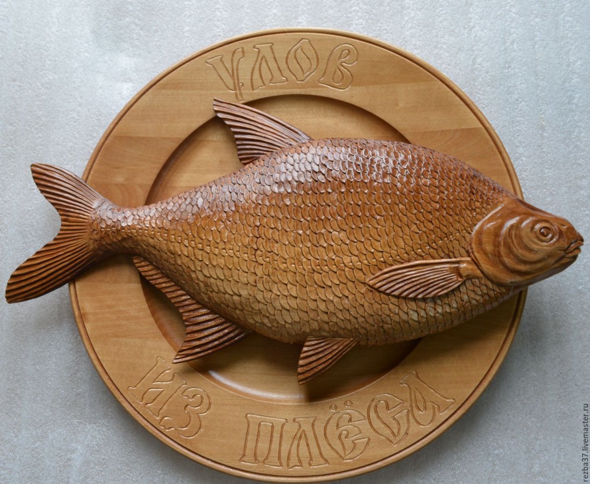Резьба по дереву рыбы