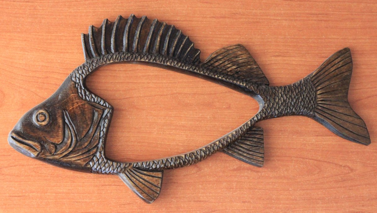 Резьба по дереву рыбы