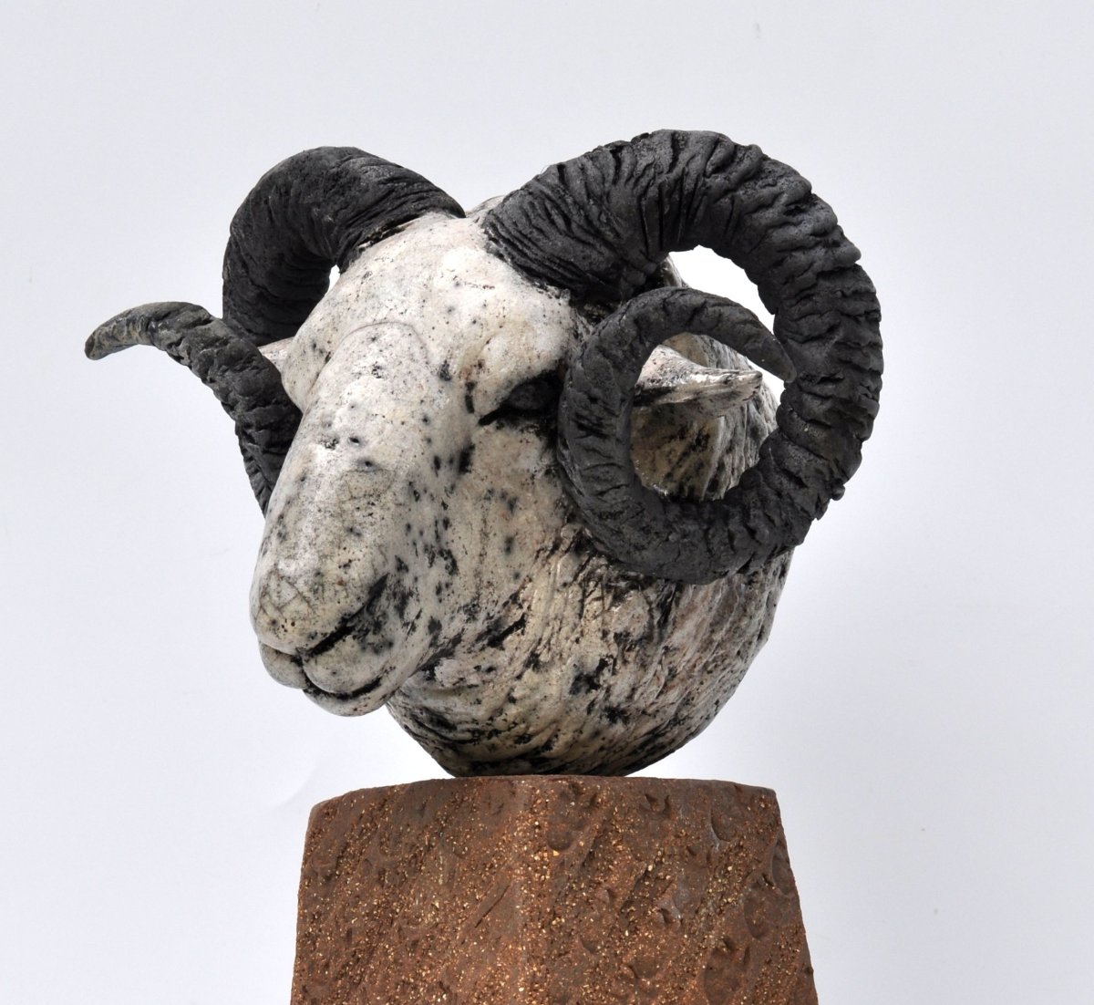 Баран скульптура керамика