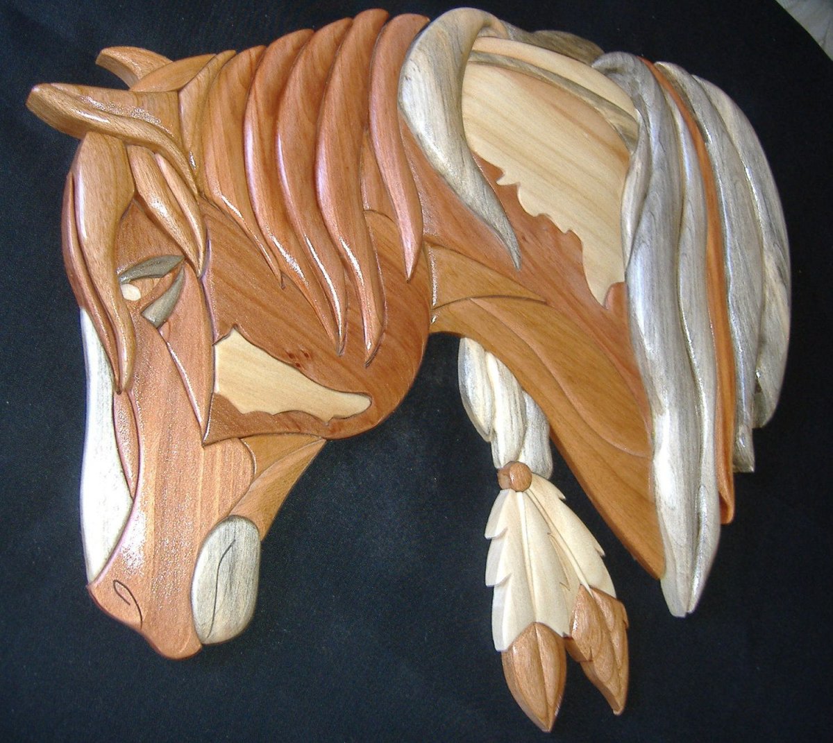 Интарсия лошадь