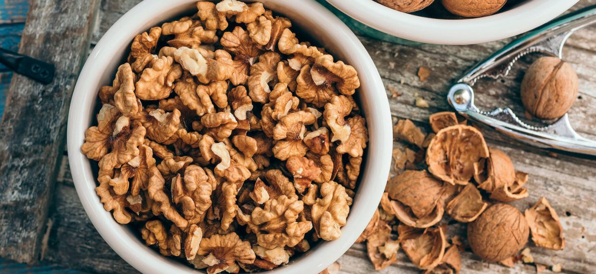 Панно из скорлупы грецкого ореха