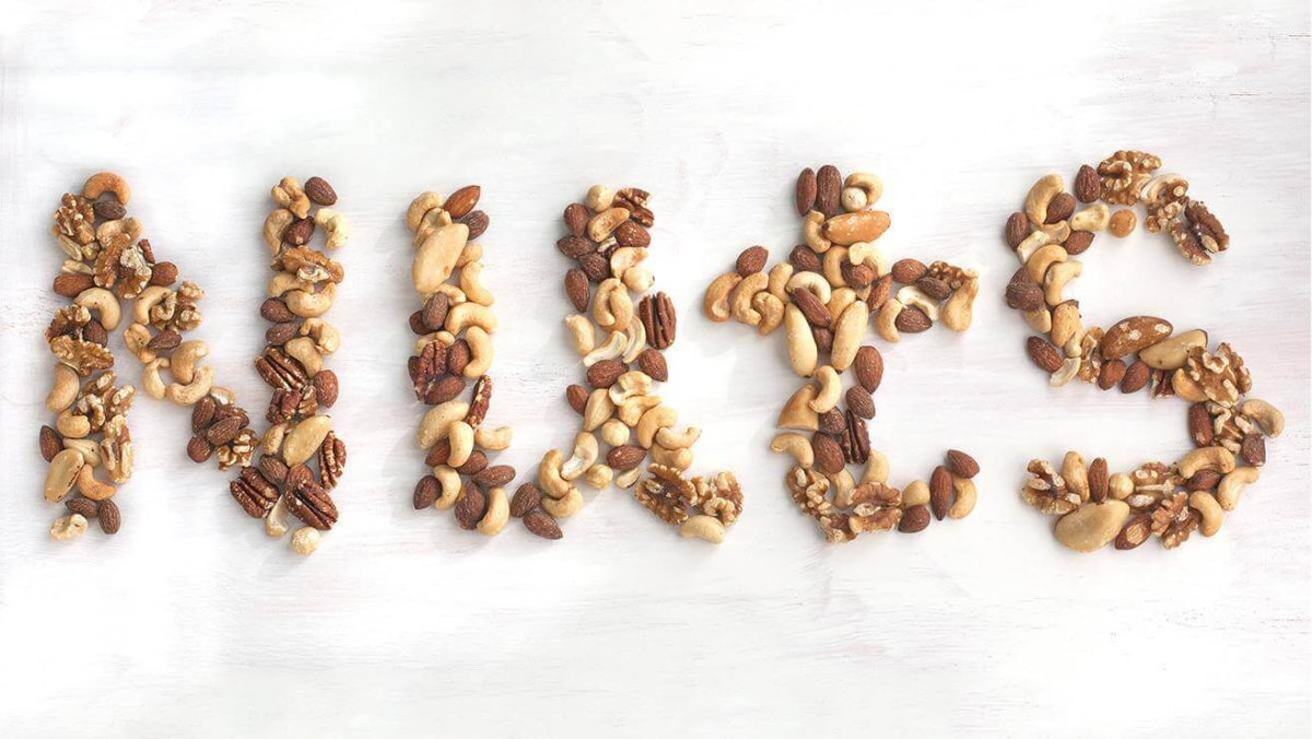 Муравей с желтыми полосками