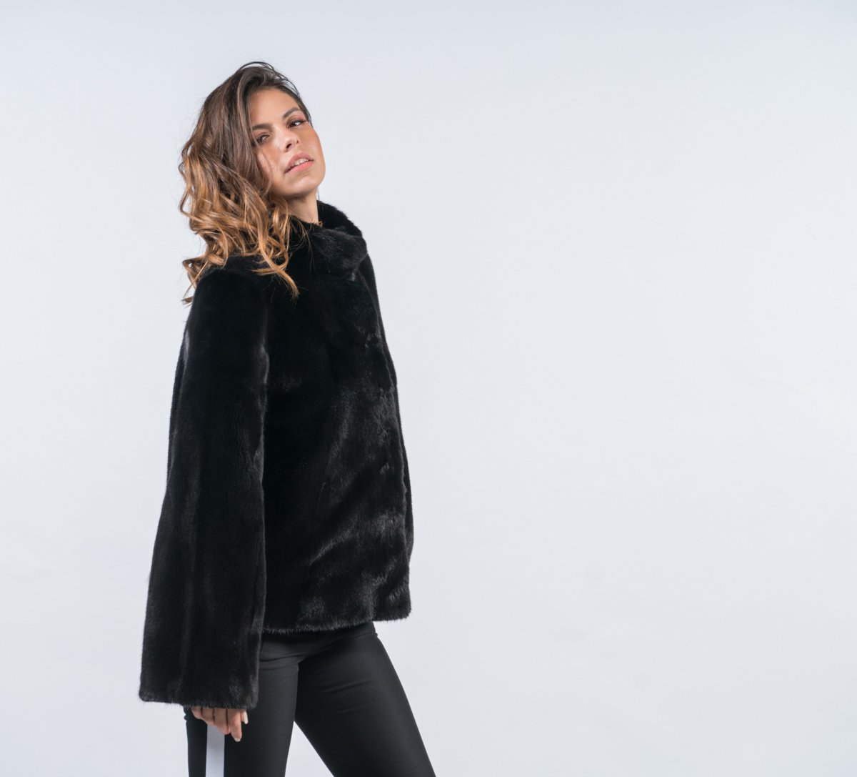 Кролик с мехом норки