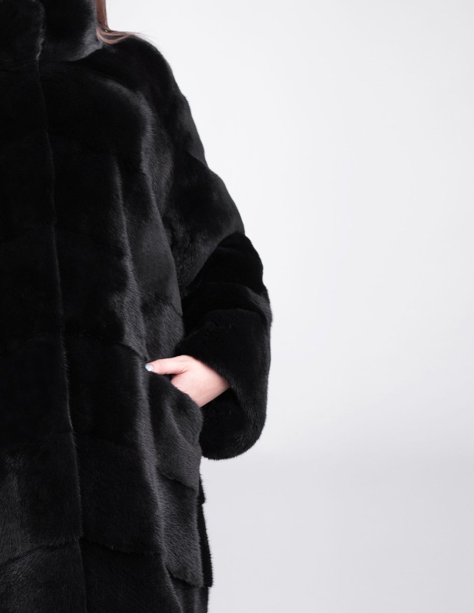 Черная норка зверек