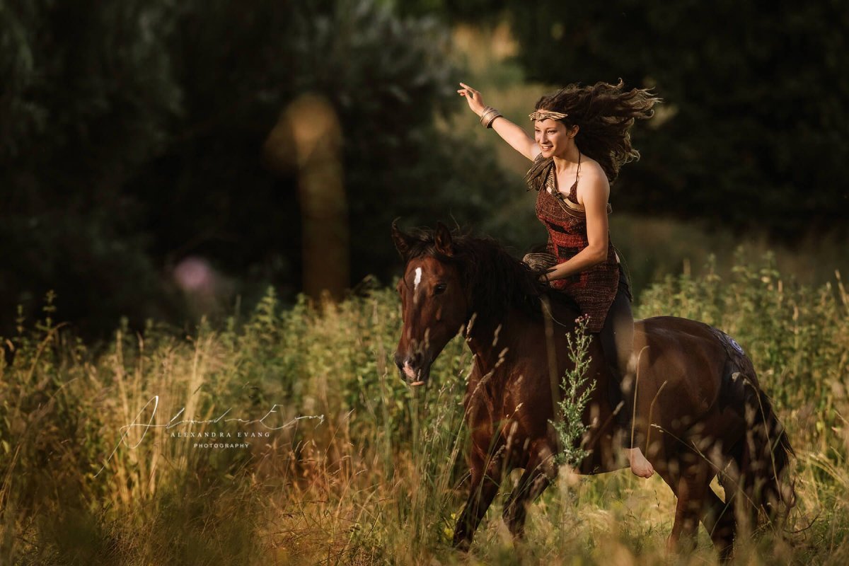 Конь Йеннифер