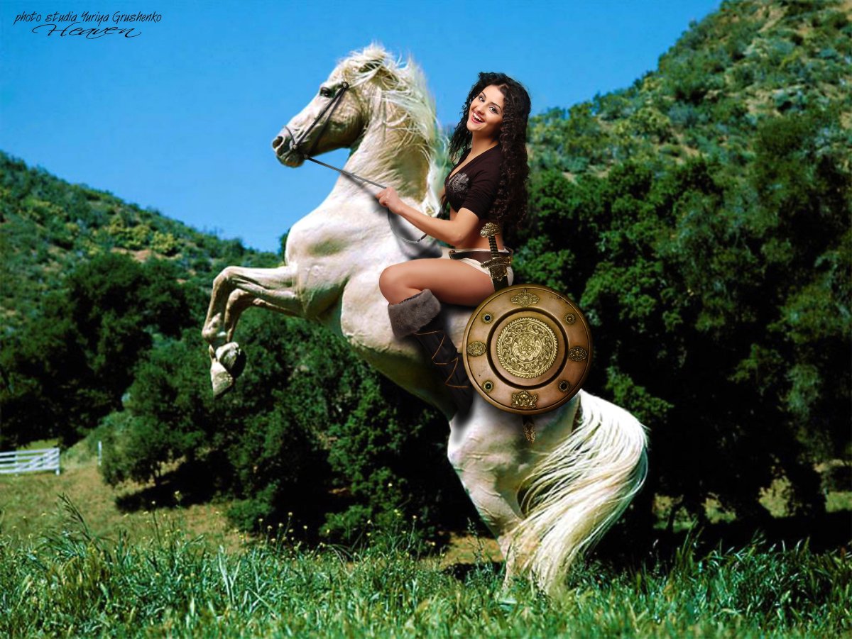 Амазонка на коне