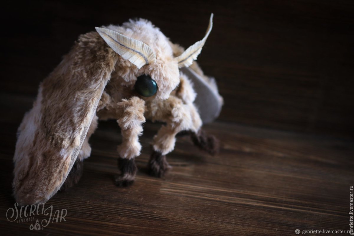 Игрушка мотылек плюшевый