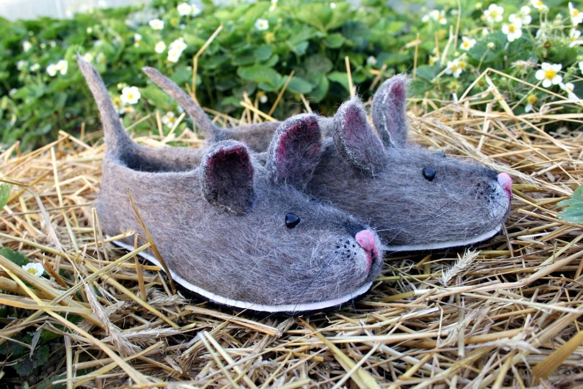 Тапочки с мышами