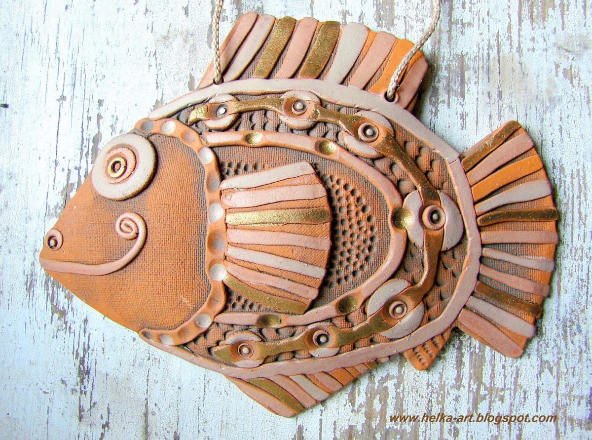 Декоративная рыбка из глины