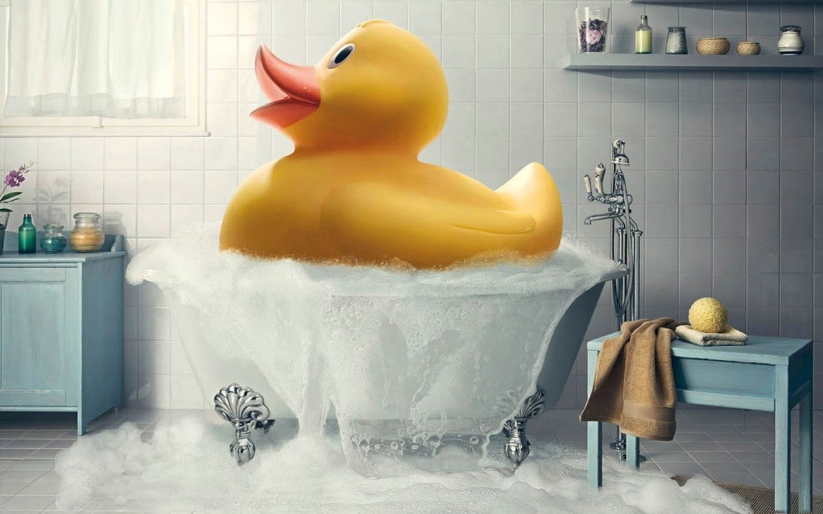 Утенок в ванной