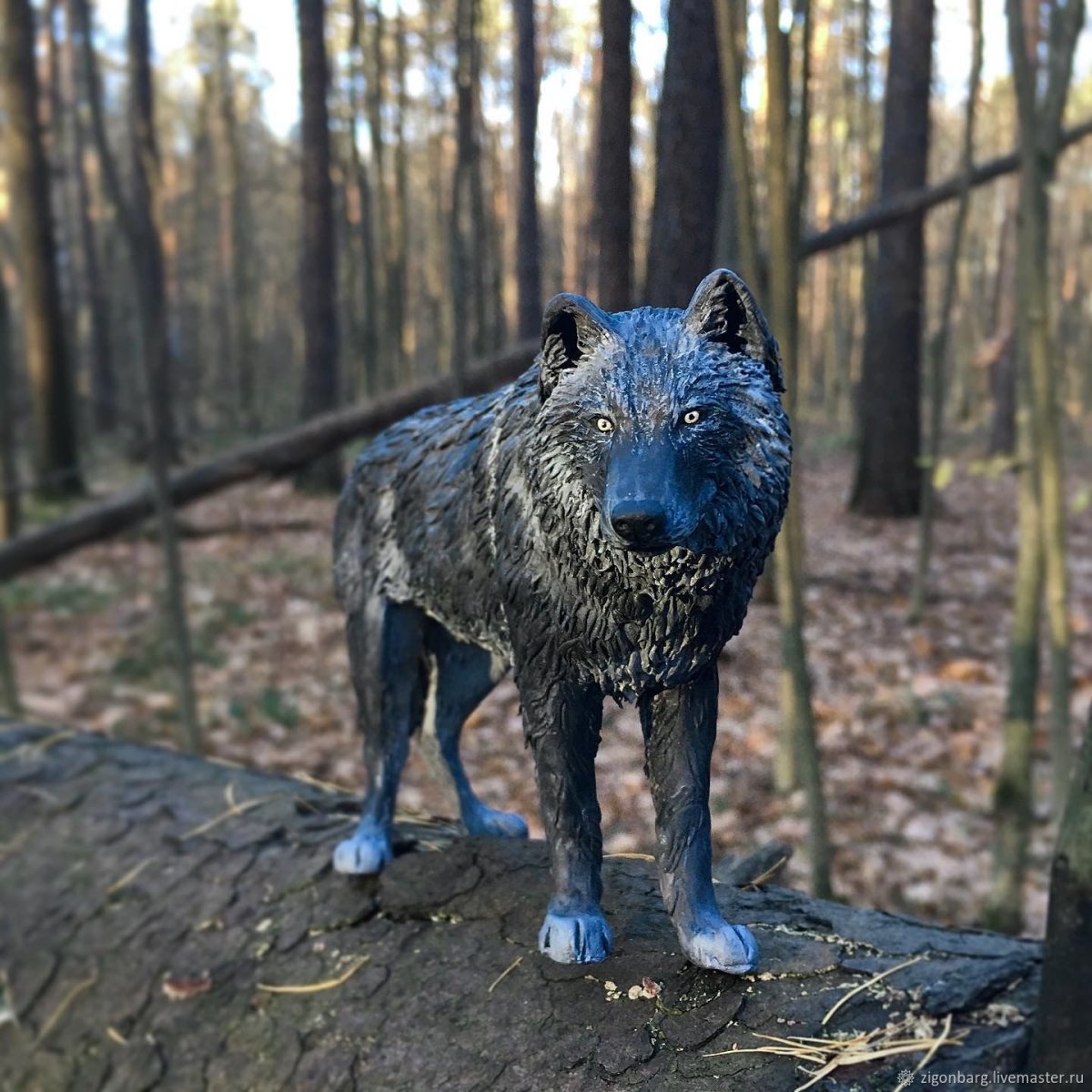 Фигурка "черный волк"