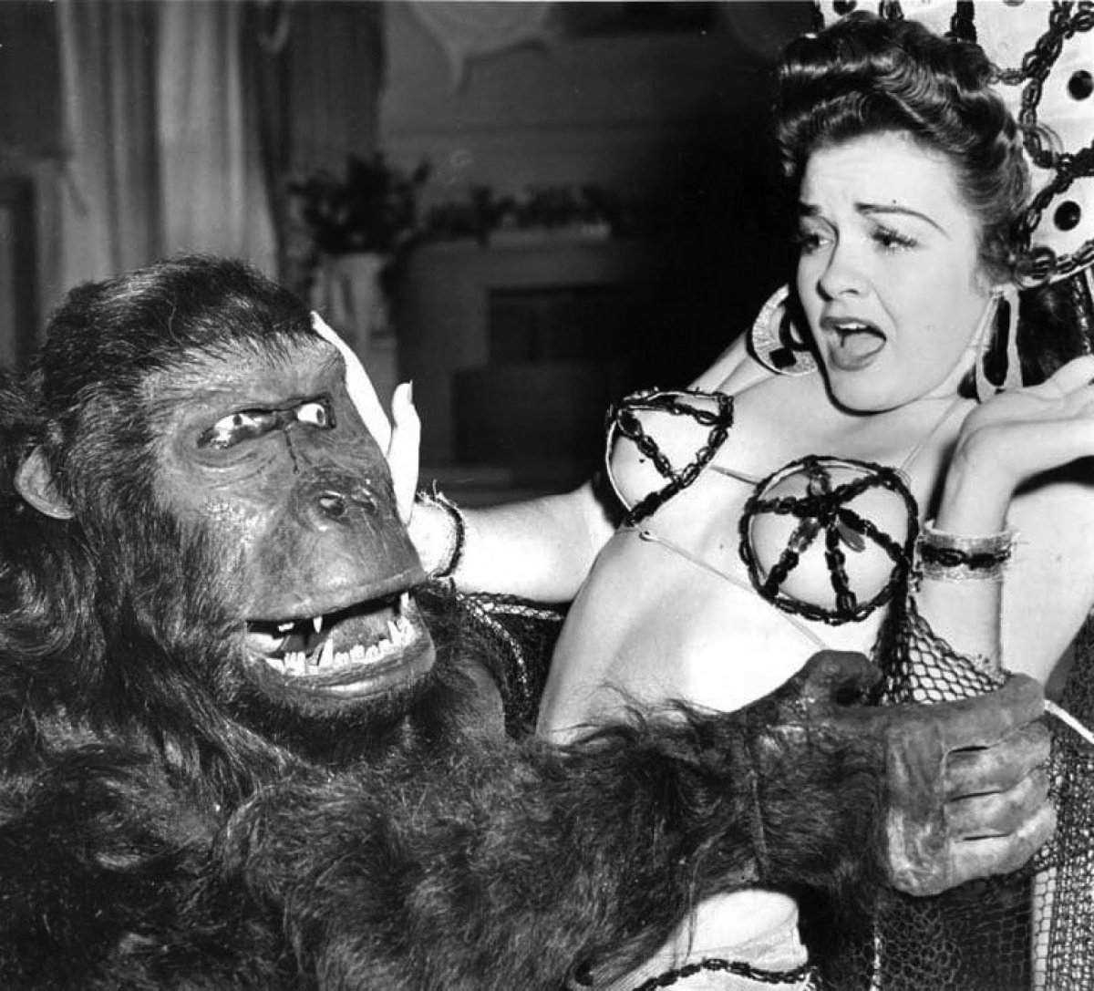 Ивонна де хорд и горилла