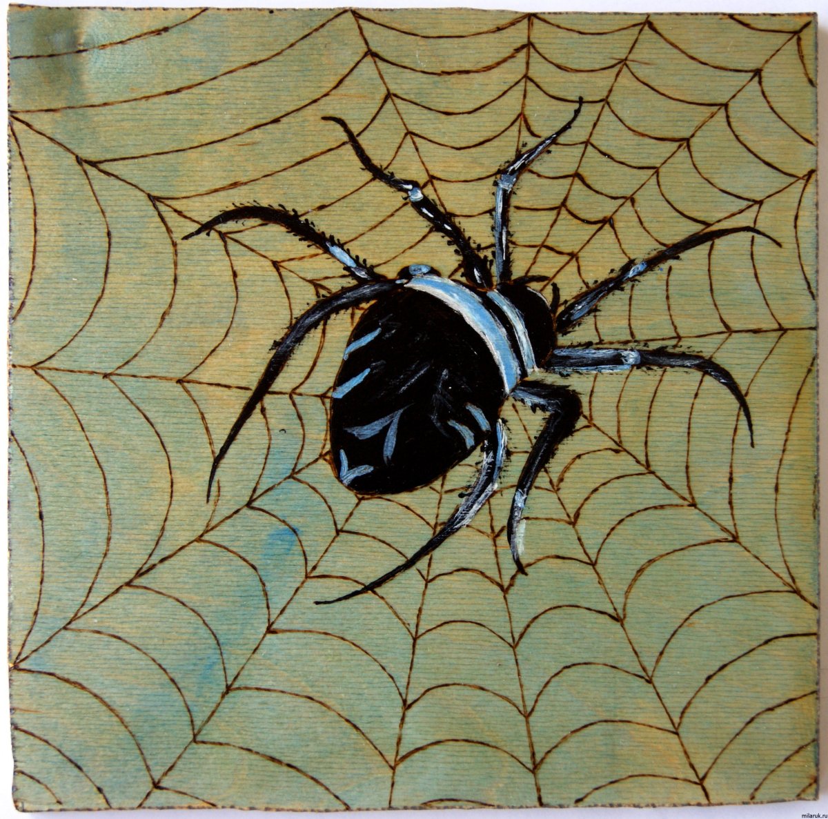 Выжигание по дереву паучка