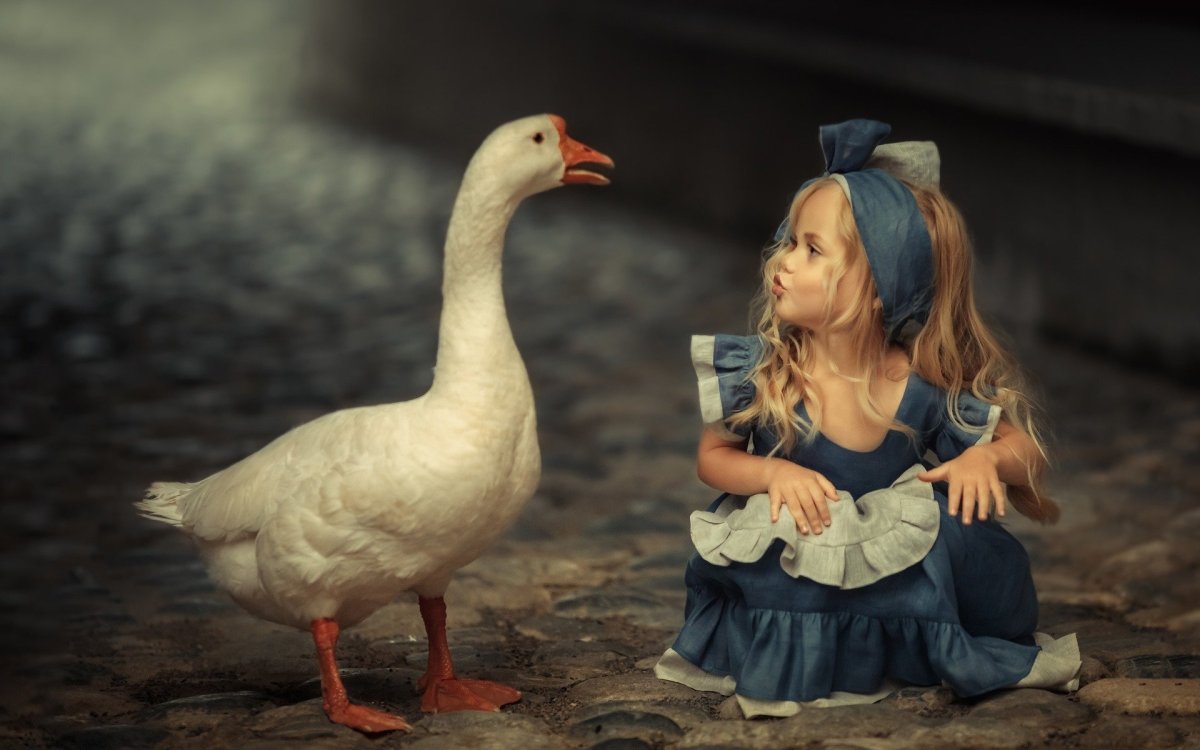 Девочка с гусем