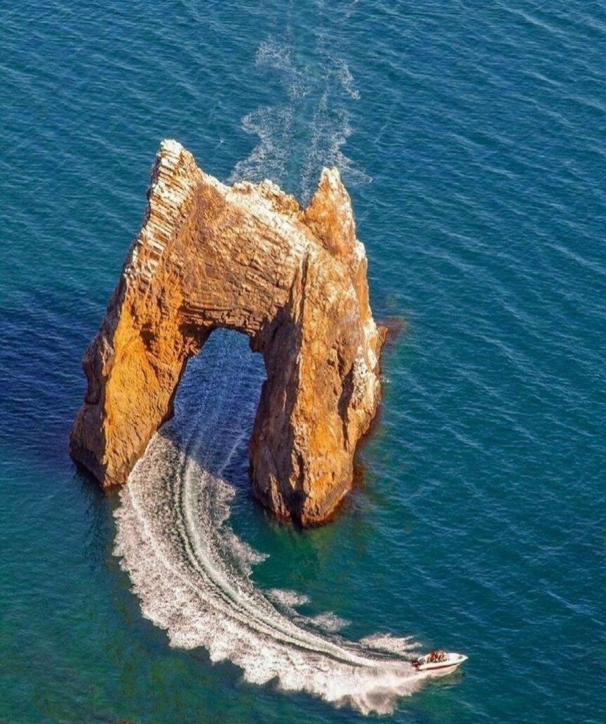 Кара-Даг. Золотые ворота