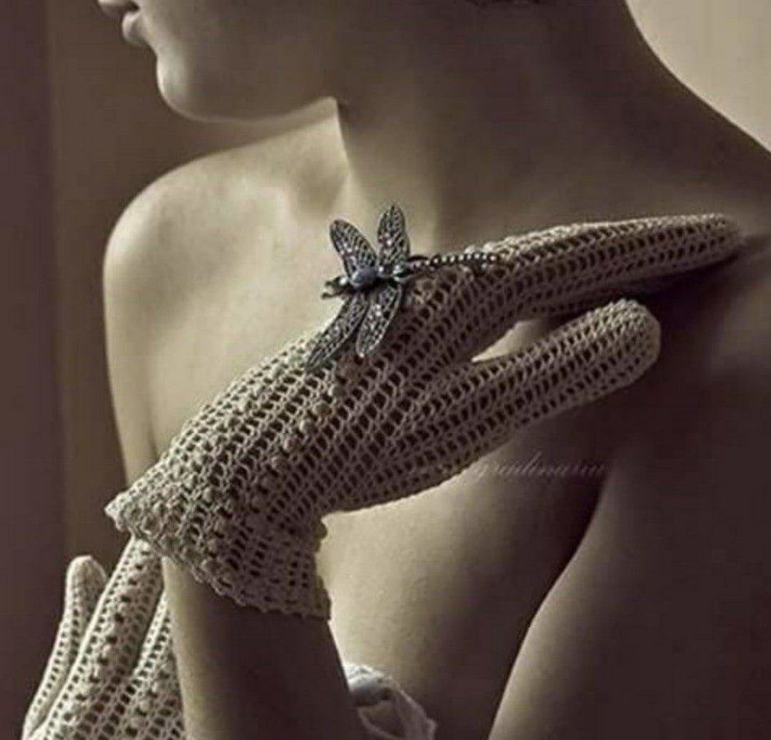 Красивая девушка Стрекоза