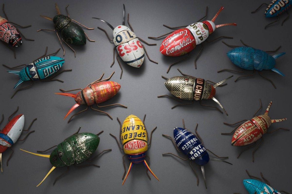 Насекомые из бросового материала