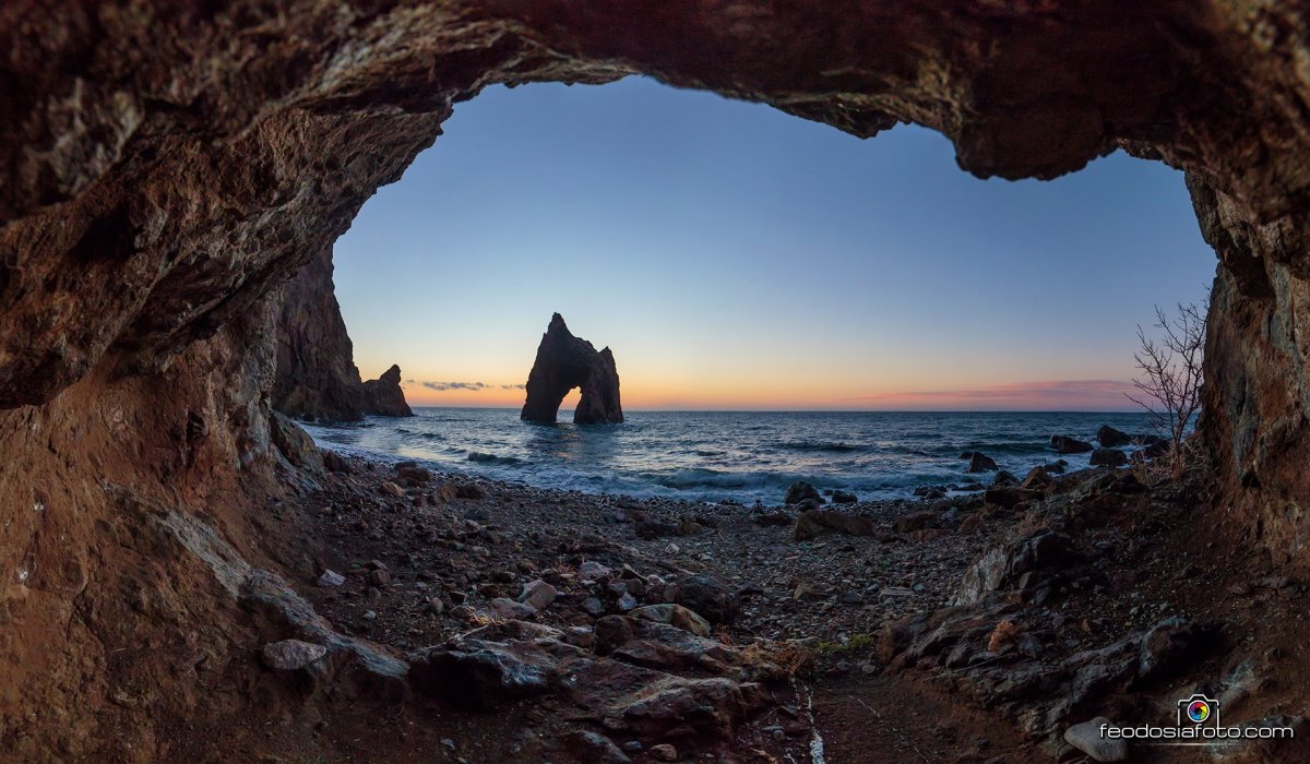 Карадаг скала золотые ворота