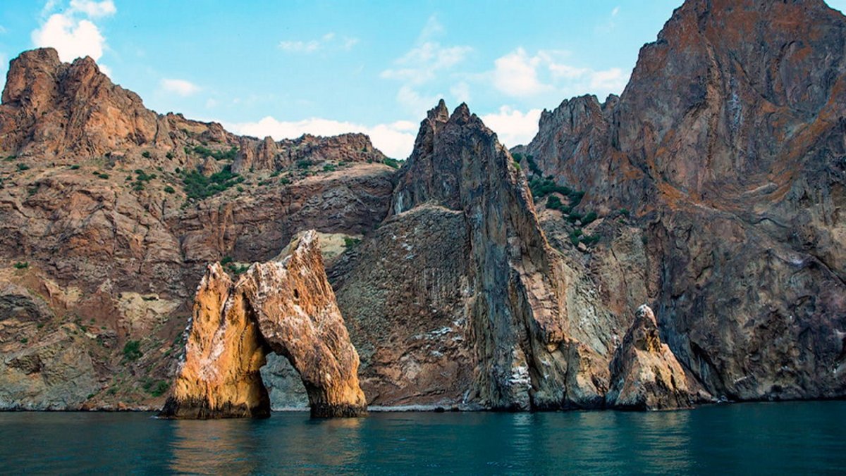 Коктебель ворота Карадаг