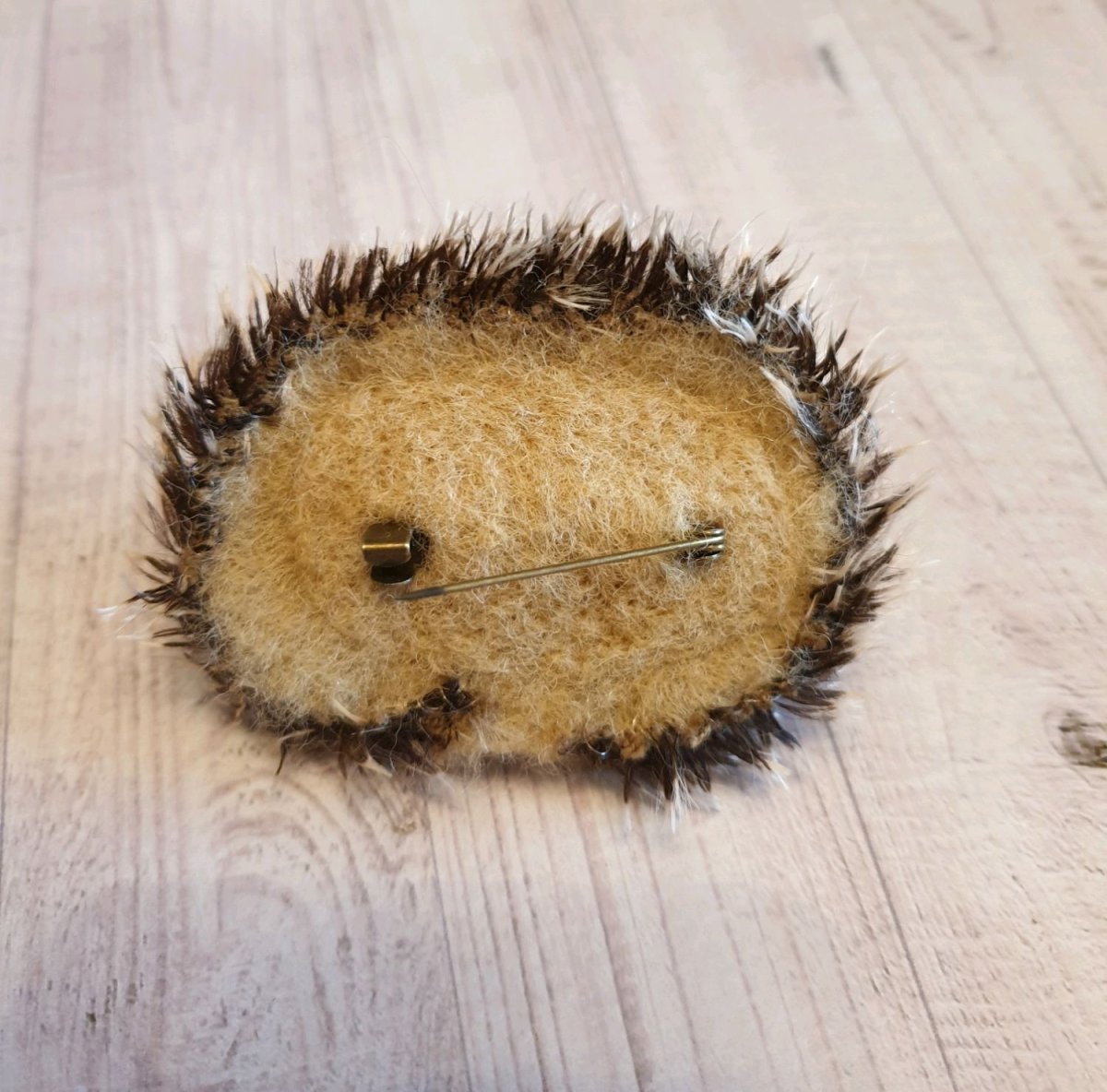Брошки из шерсти Ёжики