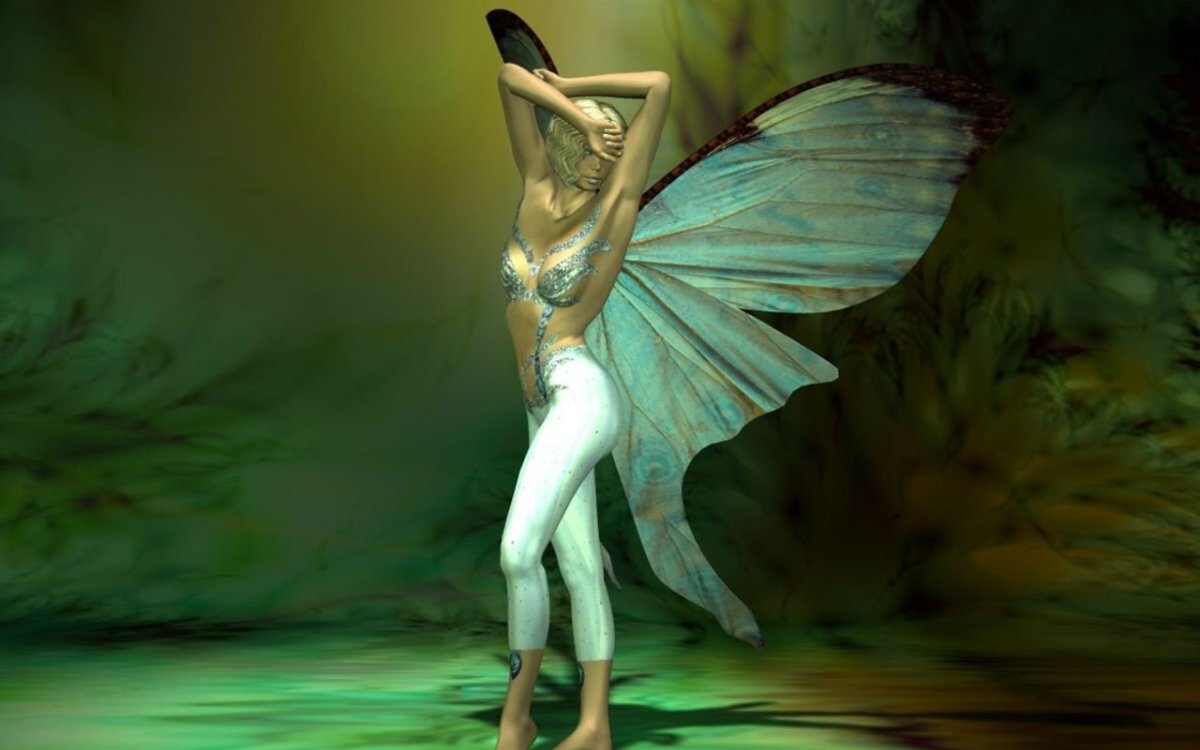 Девушка Эльф с крыльями