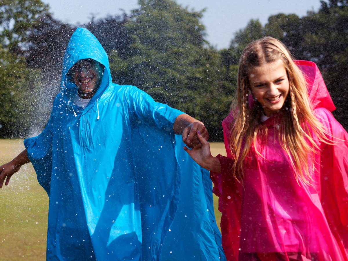 Человек в дождевике