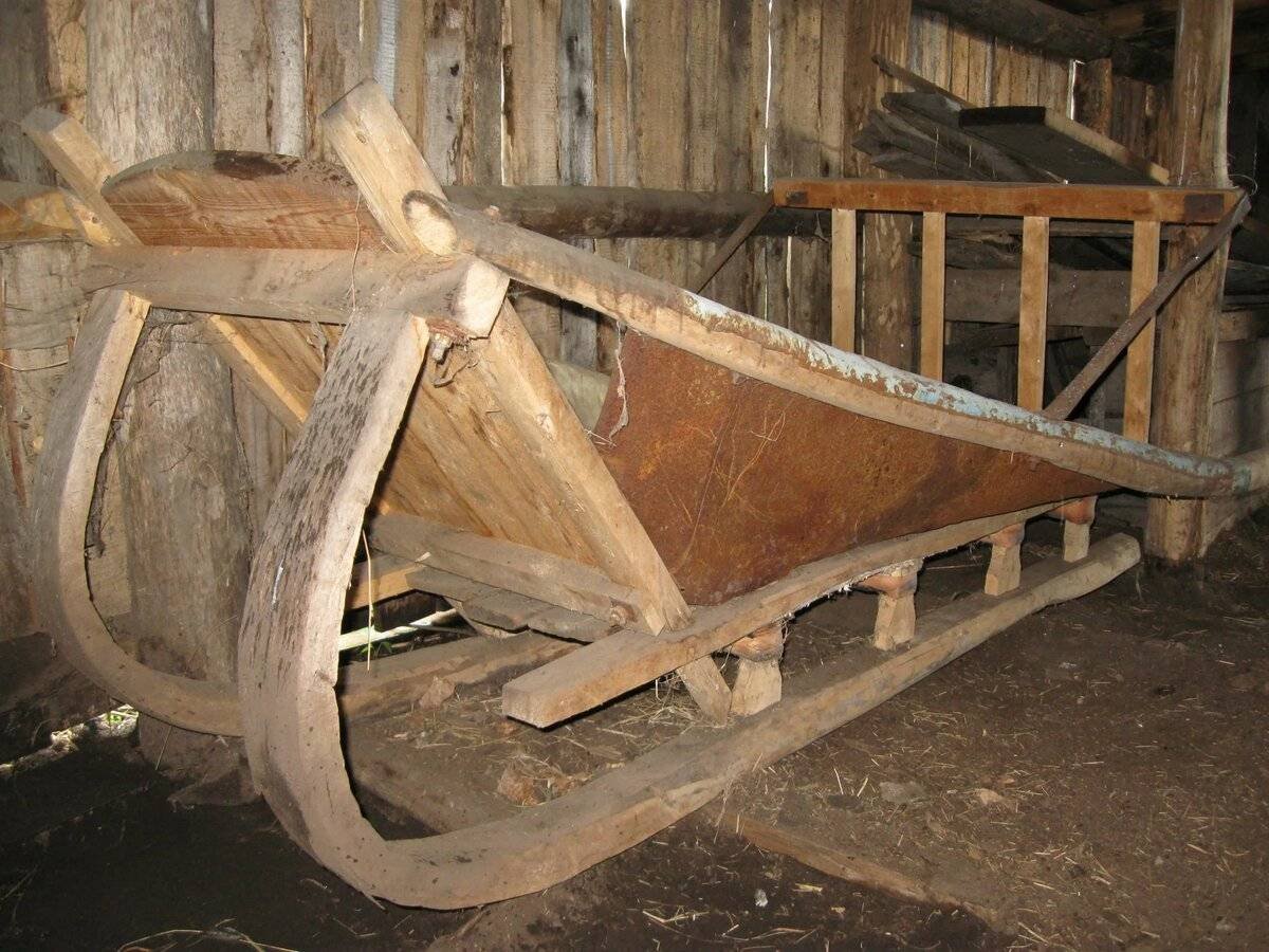Сани конные дровни