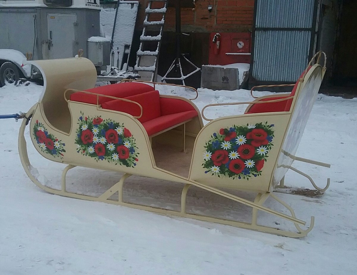 Расписные сани для лошади