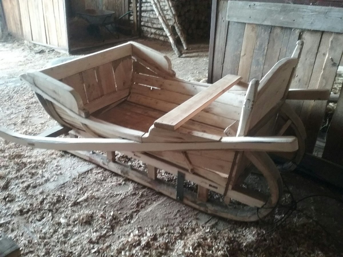 Сани для лошади деревянные