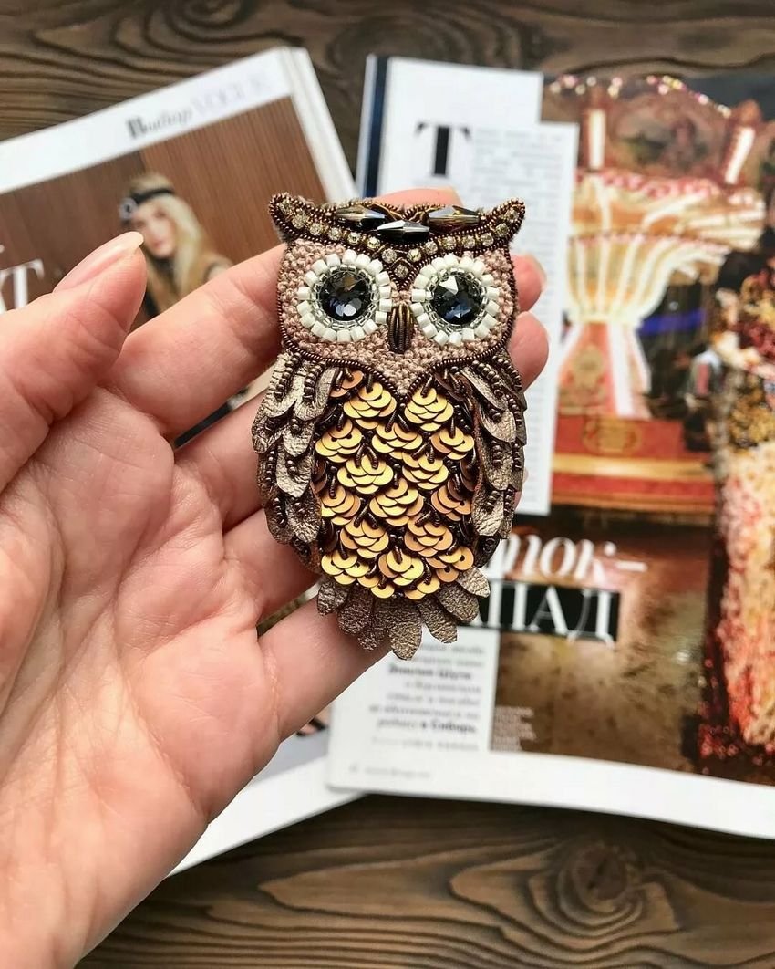 Сова бисером брошь
