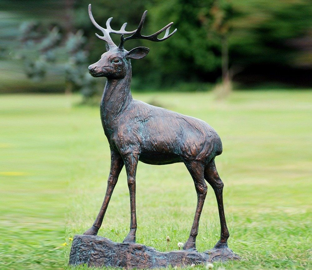 Скульптура "оленёнок"