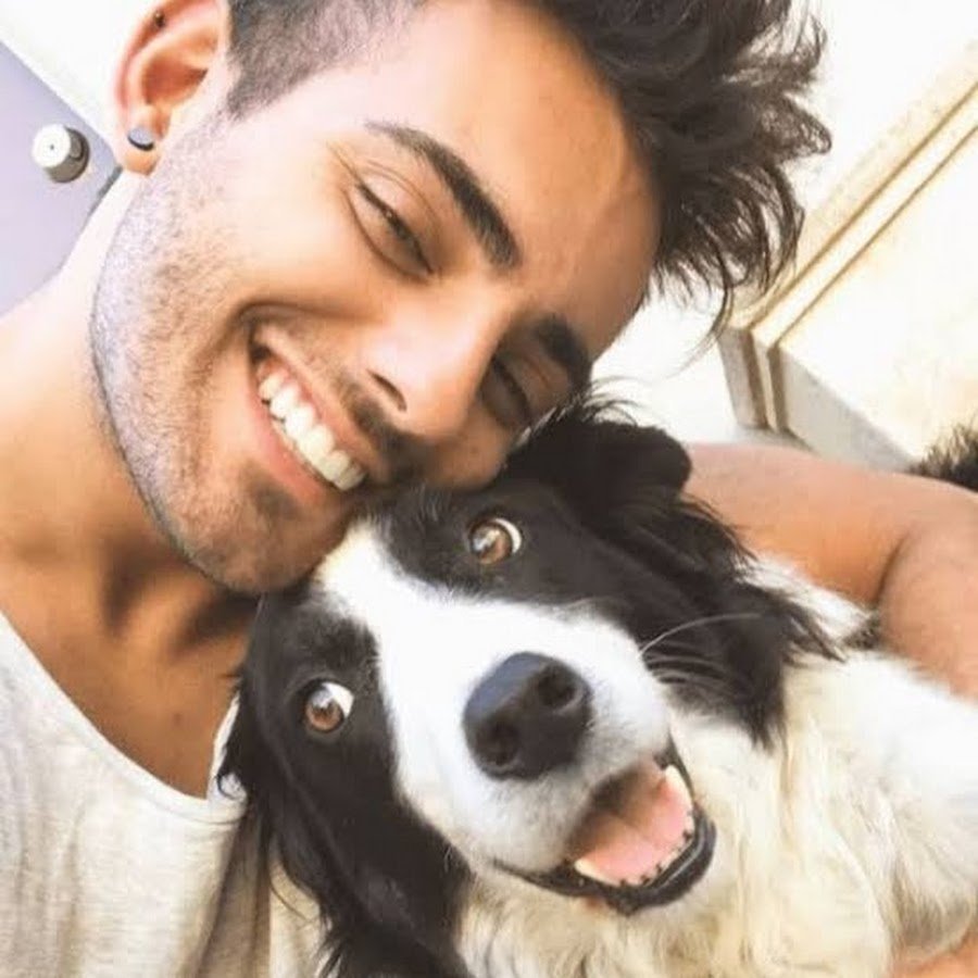 Парень с собакой