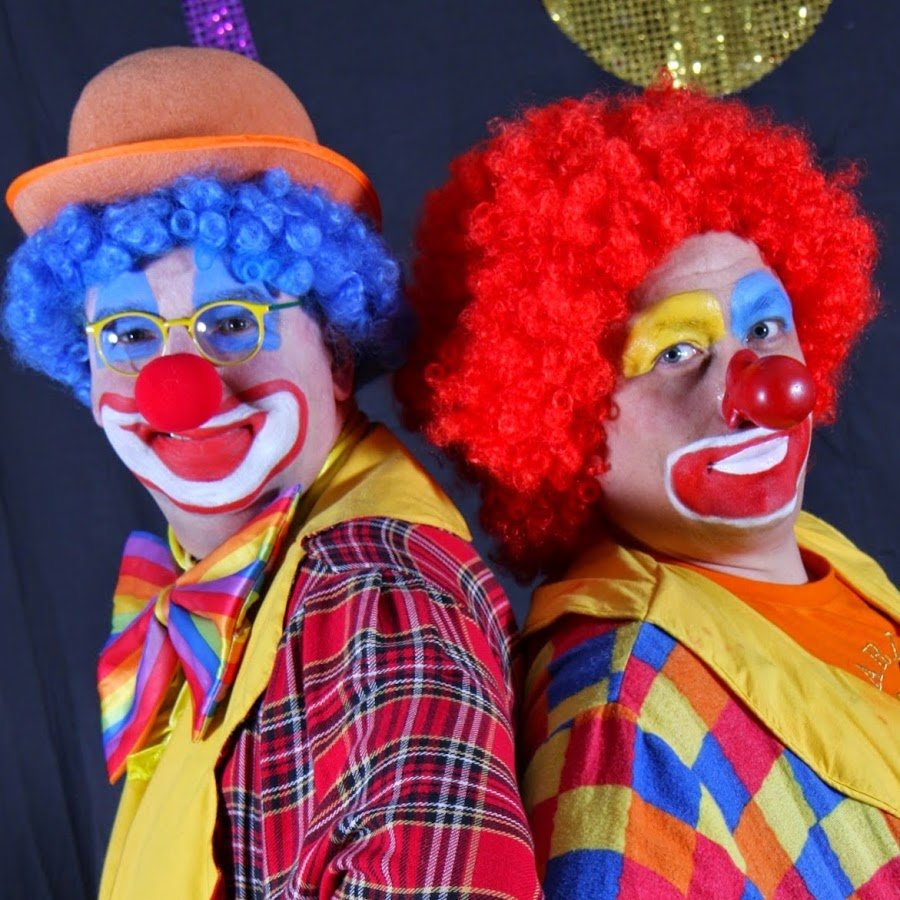 Два клоуна