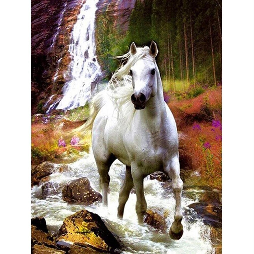 Белая лошадь