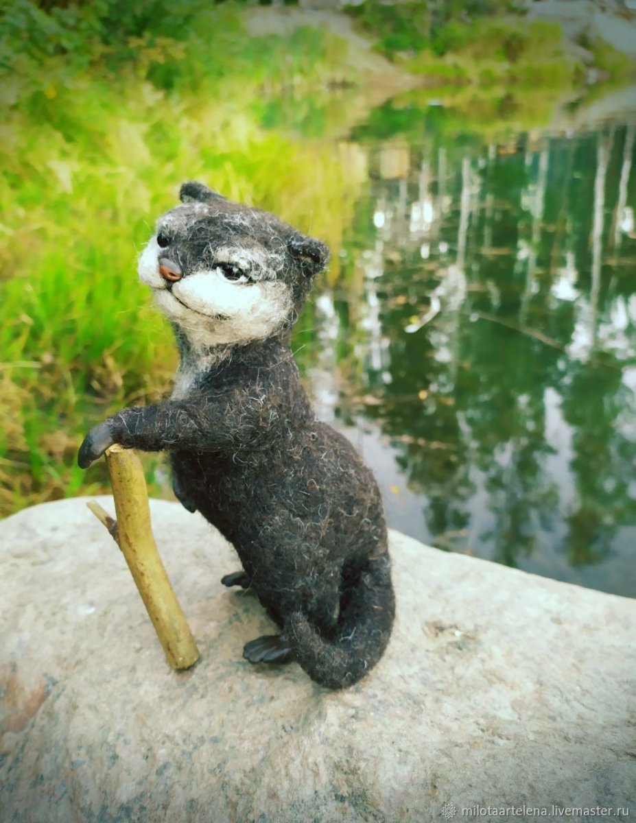 Стакан ручной работы с выдрой