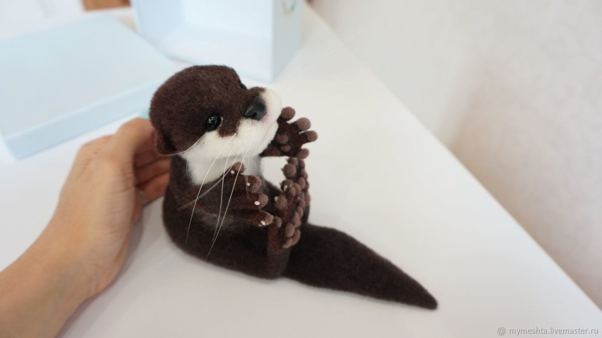 Войлочная игрушка выдра