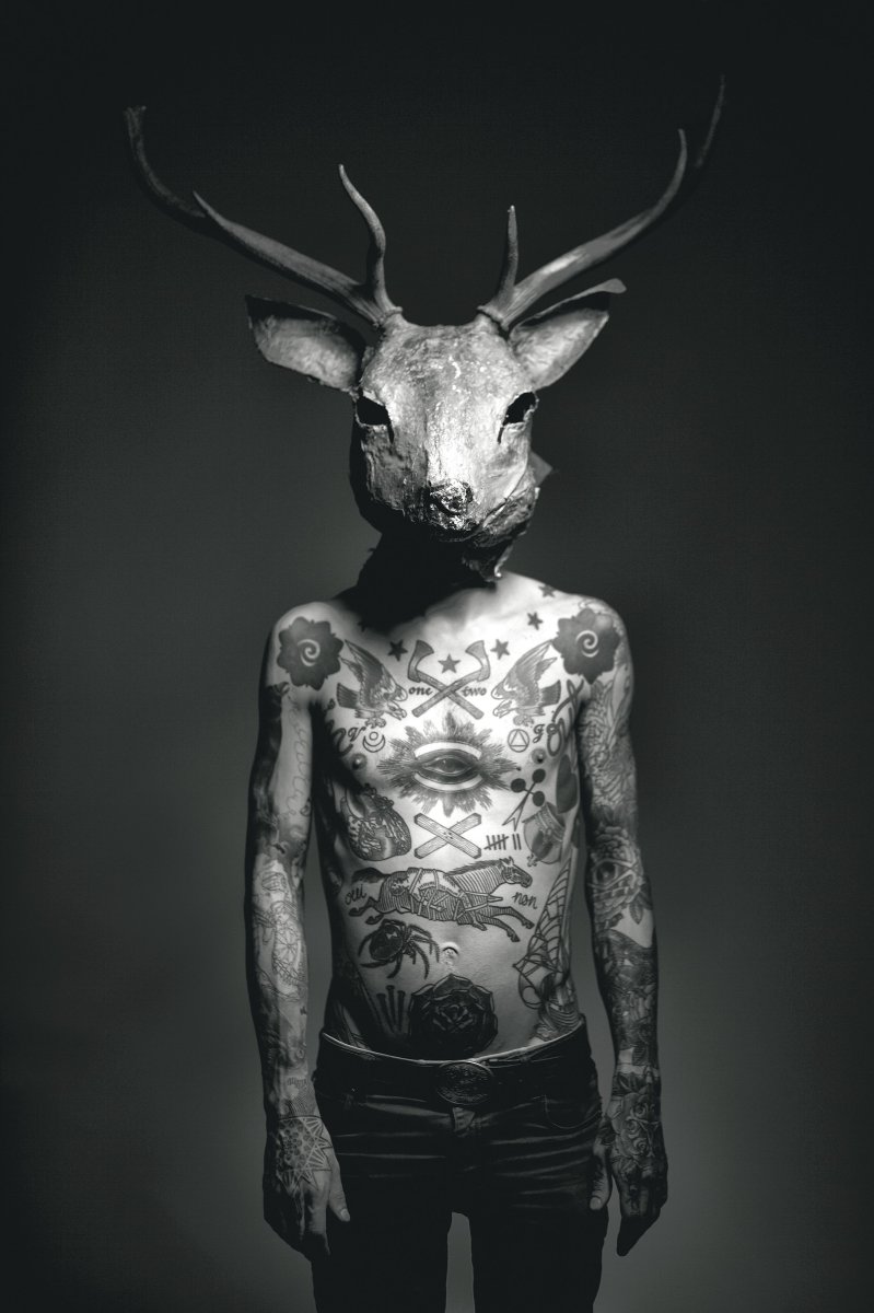 Человек с телом оленя