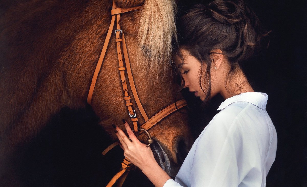 Девушка с лошадью