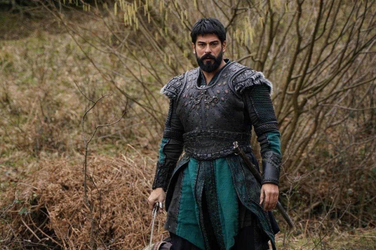 Бурак Озчивит 2022