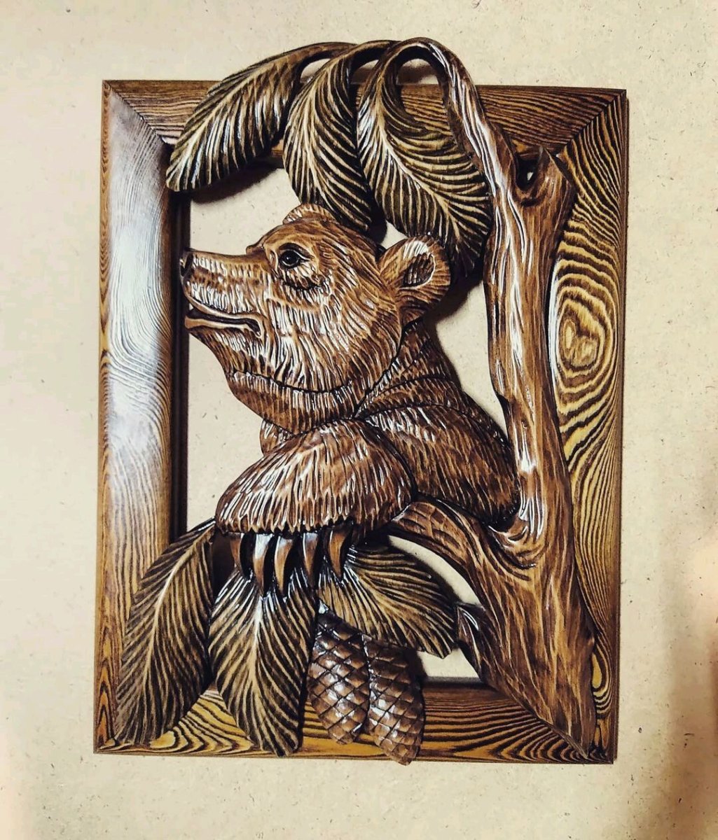 Панно медведь из дерева