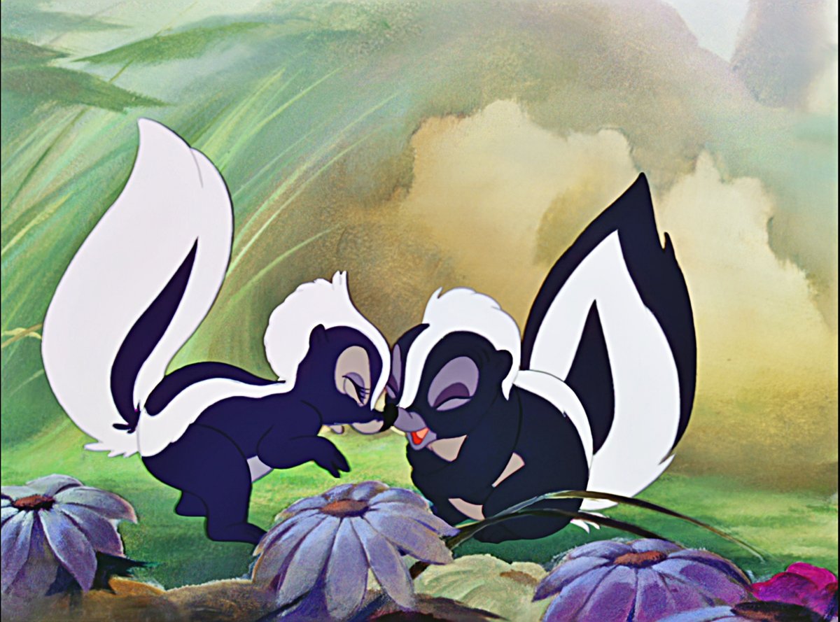 Цветочек Дисней скунс