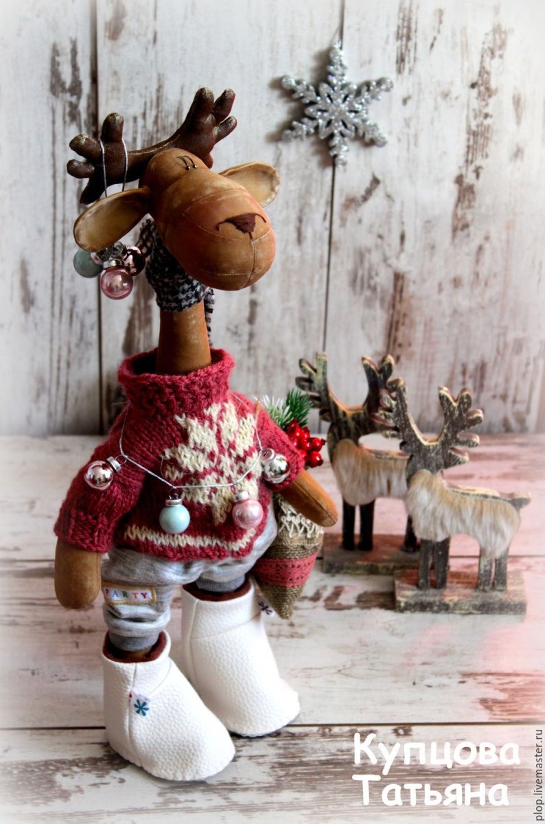 Новогодние интерьерные игрушки на длинных ногах