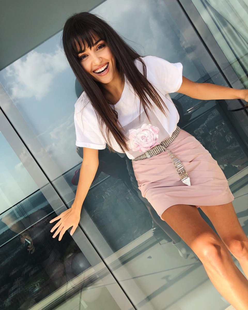 Актриса Ханде Эрчел