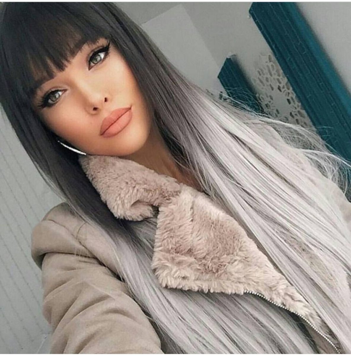 Пепельно черные волосы