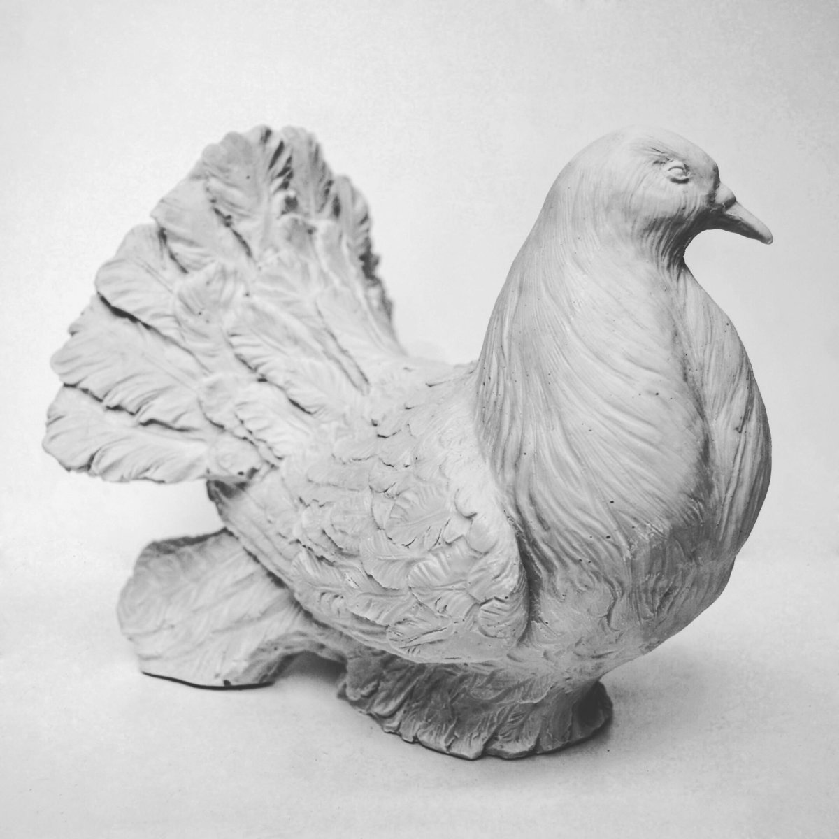 Голубь литьевой мрамор