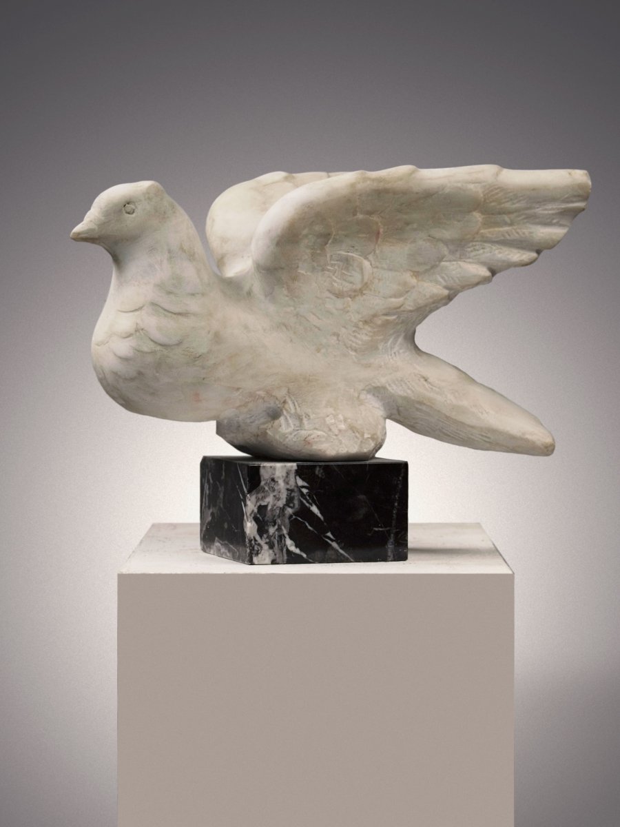 Голубь на мраморе