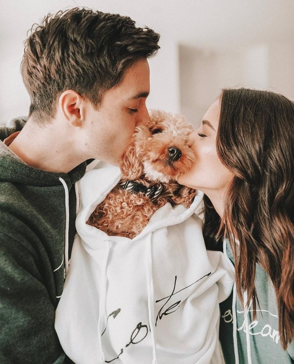 Парень с собакой