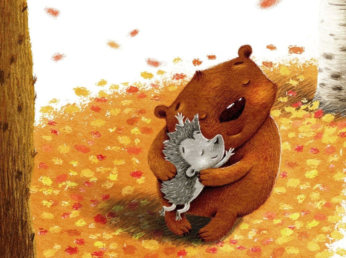 Ёжик обнимает медвежонка